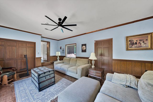 74 Cambridge CT, Hardy, VA 24101