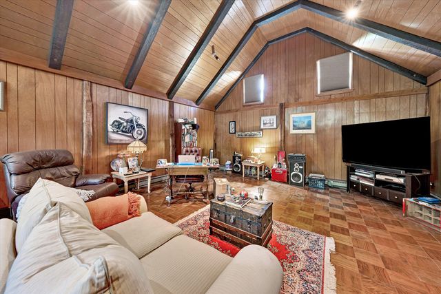 74 Cambridge CT, Hardy, VA 24101