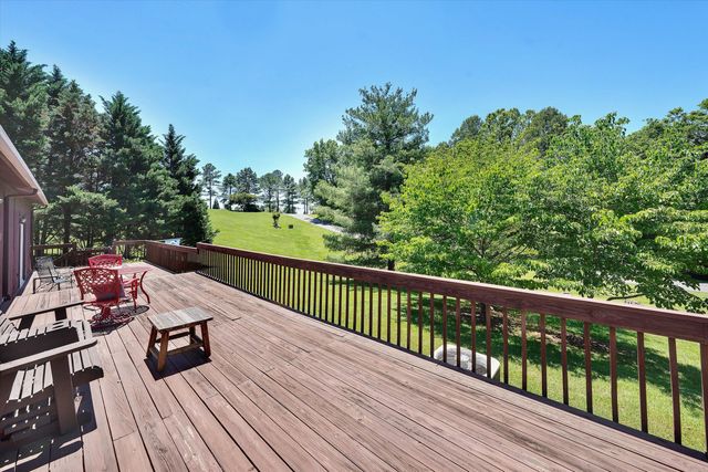74 Cambridge CT, Hardy, VA 24101