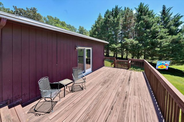 74 Cambridge CT, Hardy, VA 24101