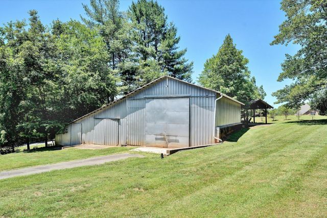 74 Cambridge CT, Hardy, VA 24101