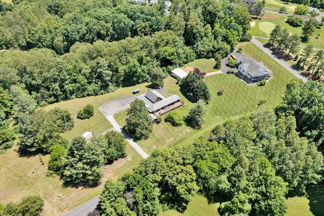 74 Cambridge CT, Hardy, VA 24101