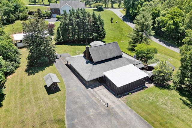 74 Cambridge CT, Hardy, VA 24101