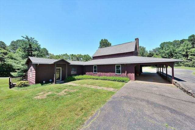 74 Cambridge CT, Hardy, VA 24101