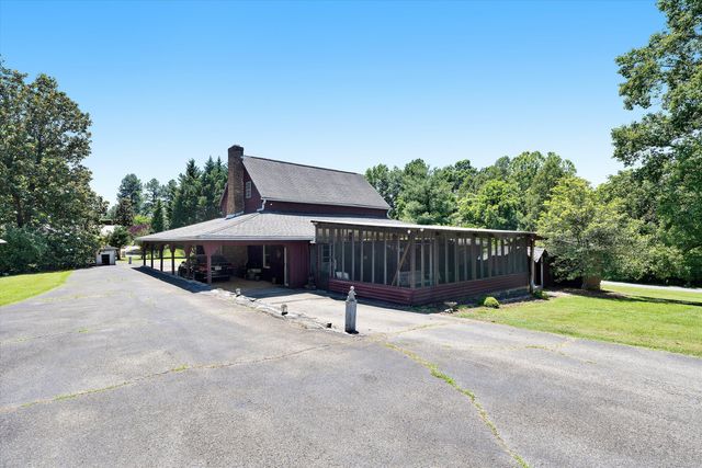 74 Cambridge CT, Hardy, VA 24101