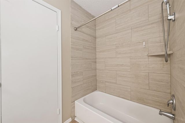 1914 Landmark Drive, Richmond, TX 77406