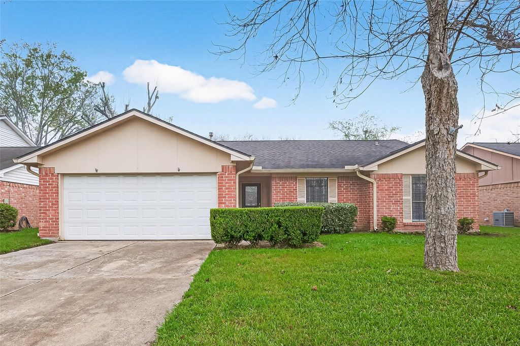 1914 Landmark Drive, Richmond, TX 77406