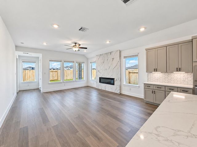 3411 Summercrisp Hollow Lane, Pearland, TX 77581