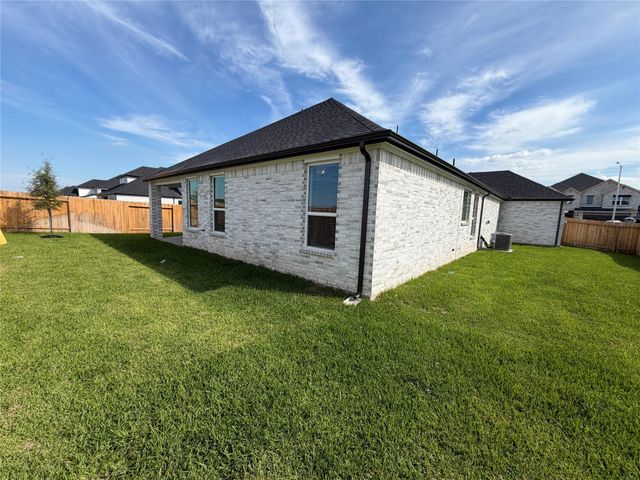 3411 Summercrisp Hollow Lane, Pearland, TX 77581