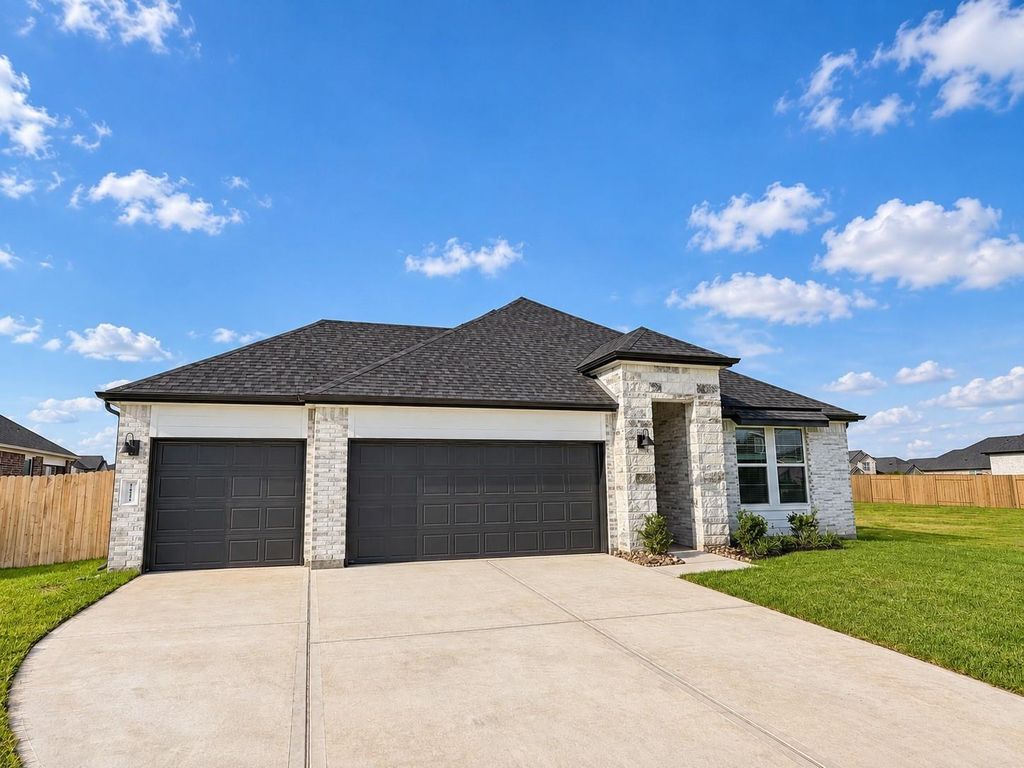 3411 Summercrisp Hollow Lane, Pearland, TX 77581
