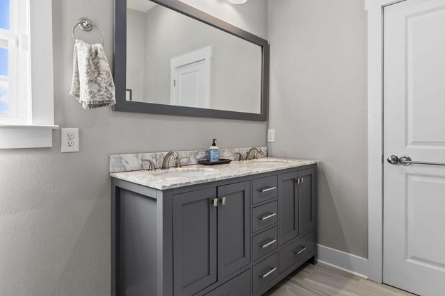 803 S Highland Park Avenue, Chattanooga, TN 37404