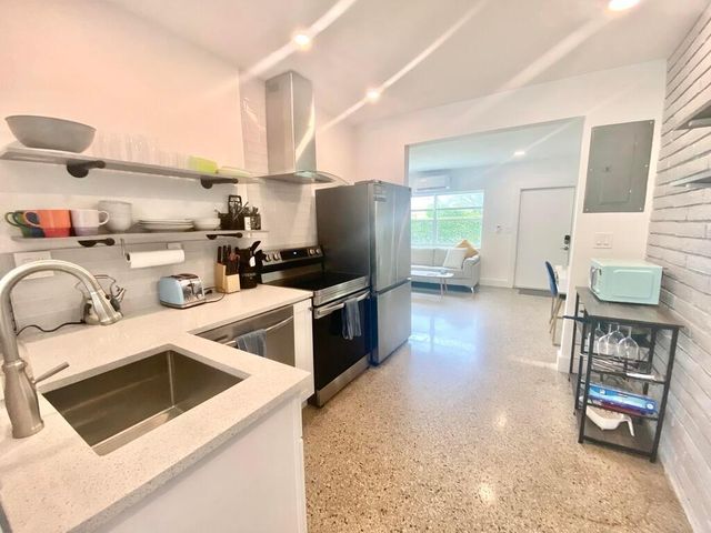 304 SE 3rd Street, Delray Beach, FL 33483