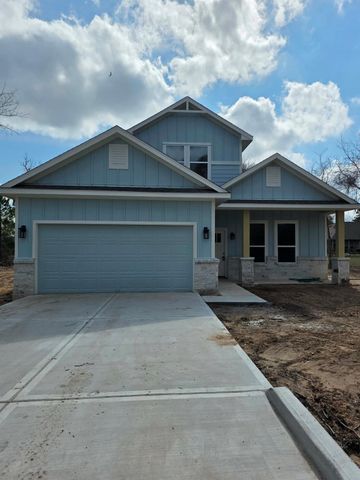 26652 White Pine Drive, Hempstead, TX 77445