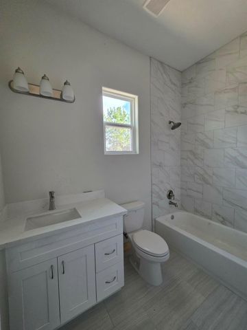 26652 White Pine Drive, Hempstead, TX 77445