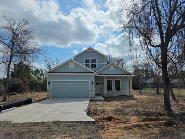 26652 White Pine Drive, Hempstead, TX 77445