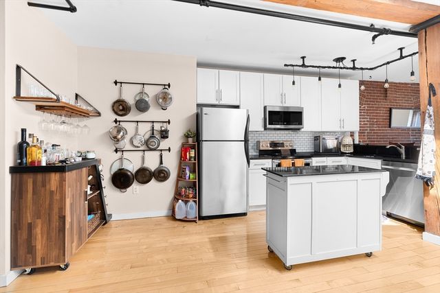 240 Jackson Street 622, Lowell, MA 01852
