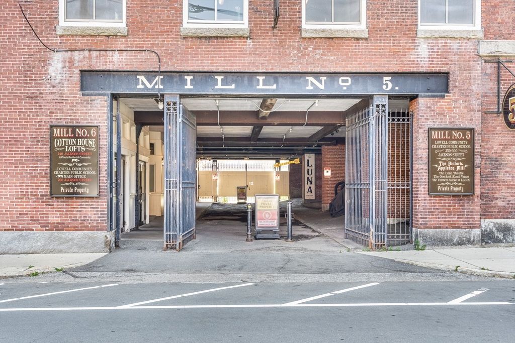 240 Jackson Street 622, Lowell, MA 01852