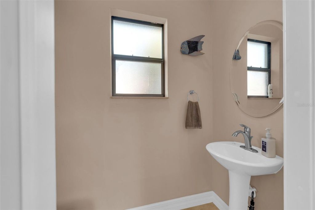 Image 29 of property listing at 2604 SW 26TH TERRACE, Cape Coral, FL 33914