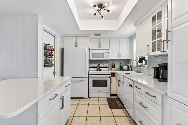 8018 VALMY LANE, Port Richey, FL 34668