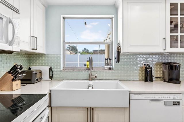 8018 VALMY LANE, Port Richey, FL 34668