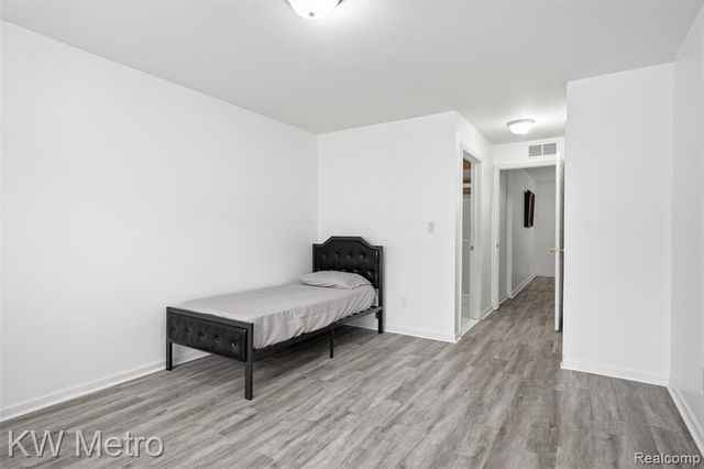 20656 Dunham Road, Clinton Township, MI 48038