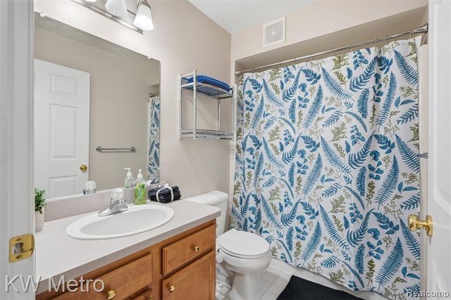 20656 Dunham Road, Clinton Township, MI 48038