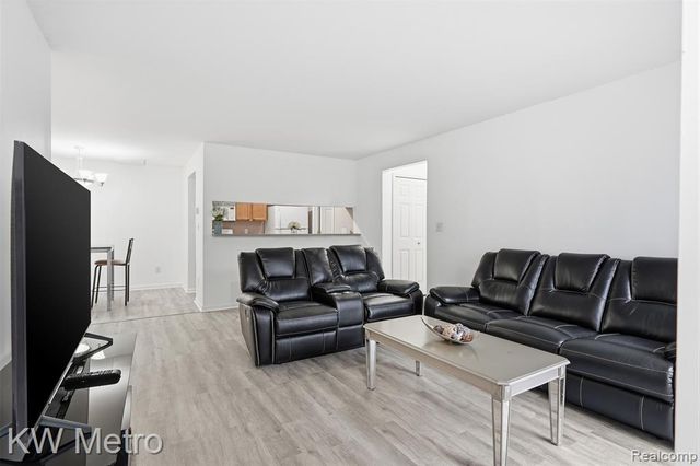 20656 Dunham Road, Clinton Township, MI 48038