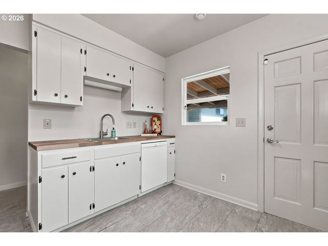 8501 Sw 7TH Ave, Portland, OR 97219