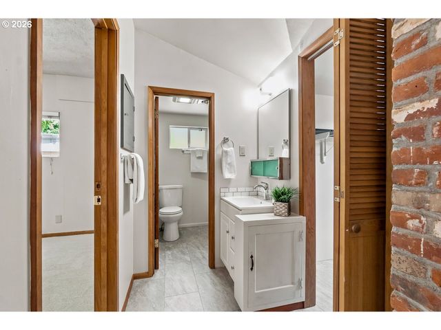 8501 Sw 7TH Ave, Portland, OR 97219