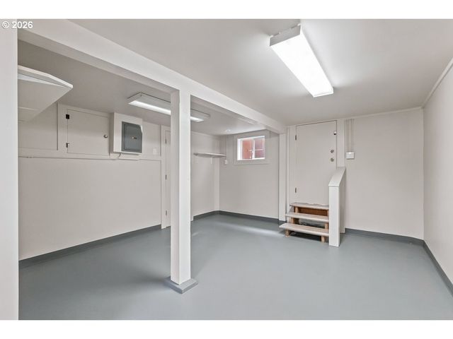 8501 Sw 7TH Ave, Portland, OR 97219