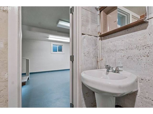 8501 Sw 7TH Ave, Portland, OR 97219