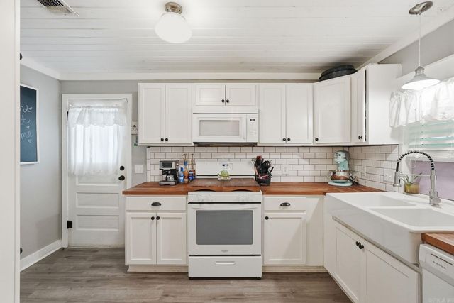 626 W Maple Street, Benton, AR 72015