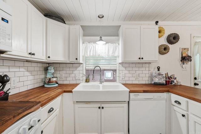 626 W Maple Street, Benton, AR 72015