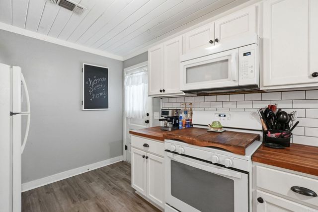 626 W Maple Street, Benton, AR 72015