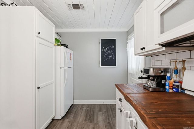 626 W Maple Street, Benton, AR 72015