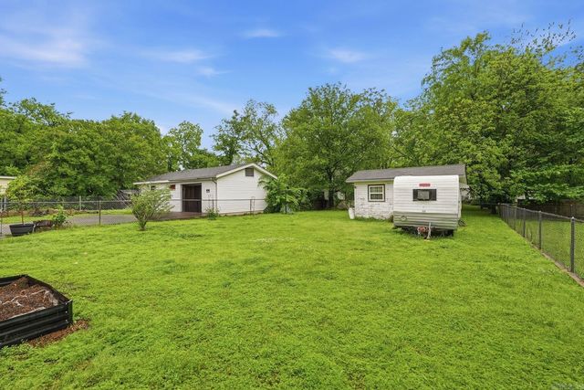 626 W Maple Street, Benton, AR 72015
