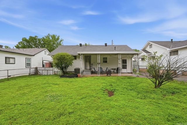 626 W Maple Street, Benton, AR 72015