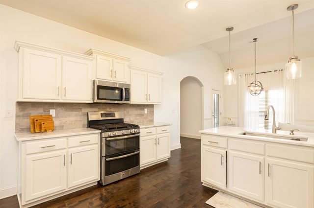 6261 LONGMIRE LOOP W, Arlington, TN 38002