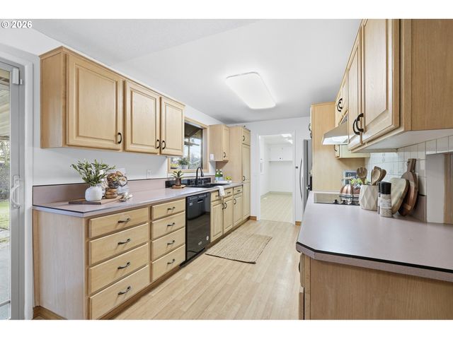 12670 Nw FILBERT St, Portland, OR 97229