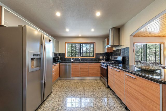 11654 Lausanne Way, Truckee, CA 96161