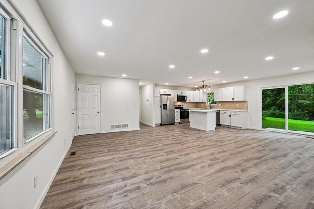 12419 Roesta Lane NW, Baltimore, OH 43105