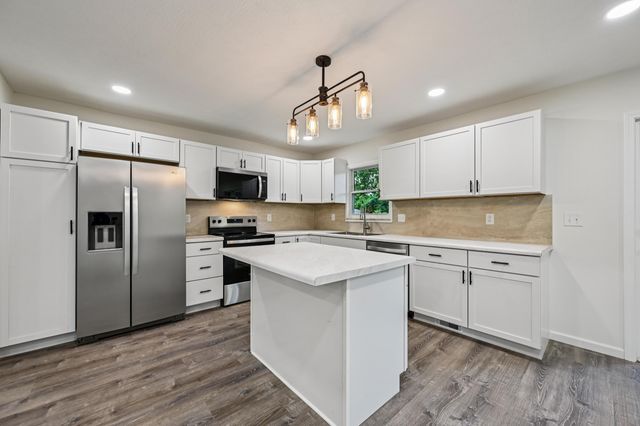 12419 Roesta Lane NW, Baltimore, OH 43105