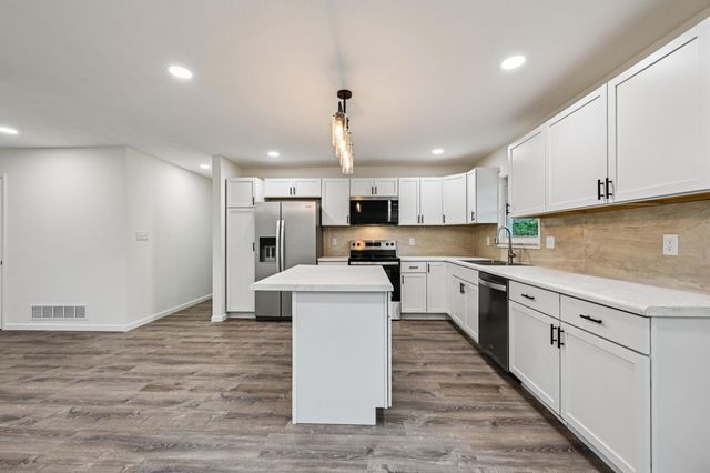 12419 Roesta Lane NW, Baltimore, OH 43105