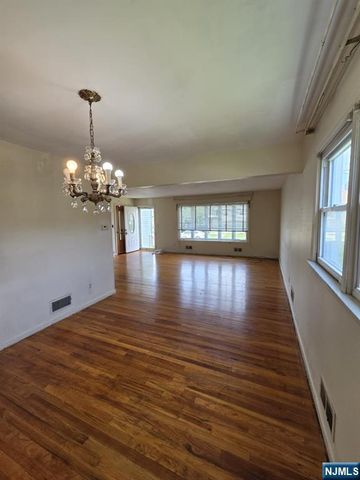 533 Sollas Court, Lyndhurst, NJ 07071