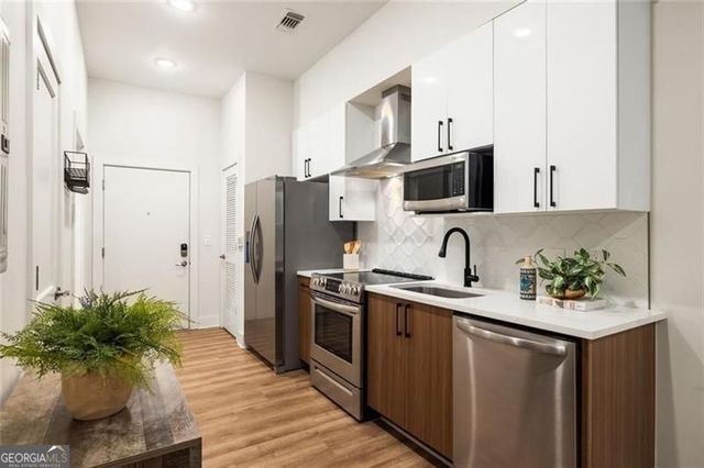 112 Rogers Street NE 202, Atlanta, GA 30317