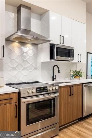 112 Rogers Street NE 202, Atlanta, GA 30317