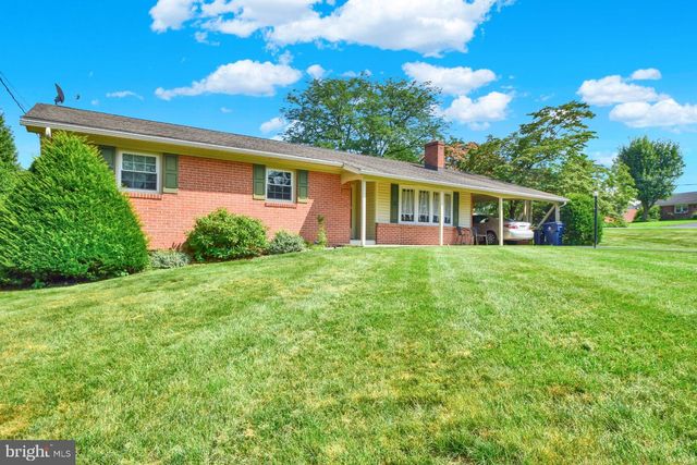 2916 ADAMS DR, Chambersburg, PA 17201