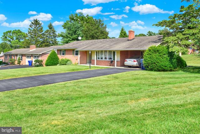 2916 ADAMS DR, Chambersburg, PA 17201