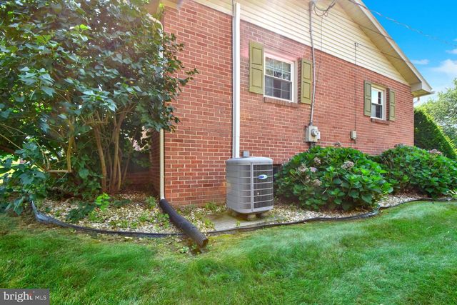 2916 ADAMS DR, Chambersburg, PA 17201
