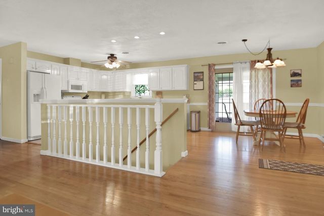 2916 ADAMS DR, Chambersburg, PA 17201